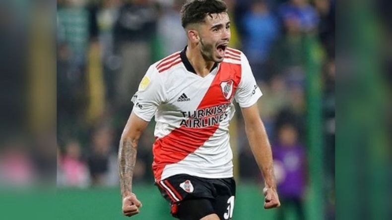 Simón grita su gol en River..