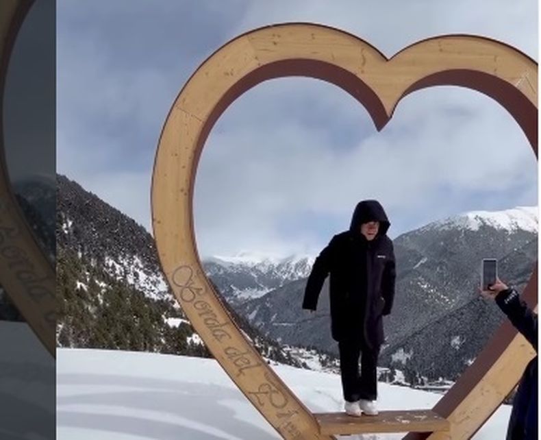 Franco Colapinto disfrutando la nieve de Andorra.