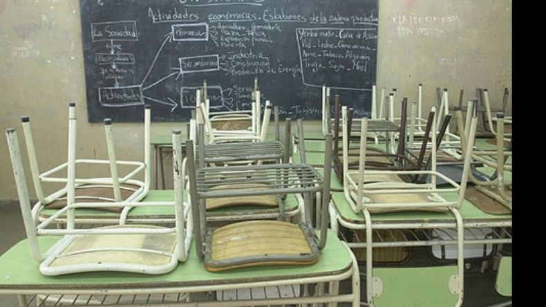 Los docentes de la FEB van a paro este martes.