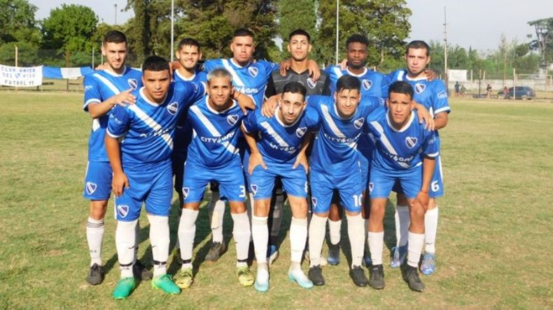 SORPRESA. El equipo de Unión, que goleó 4-0 a José C. Paz. (Foto PASIÓN JOSÉ C. PAZ ).