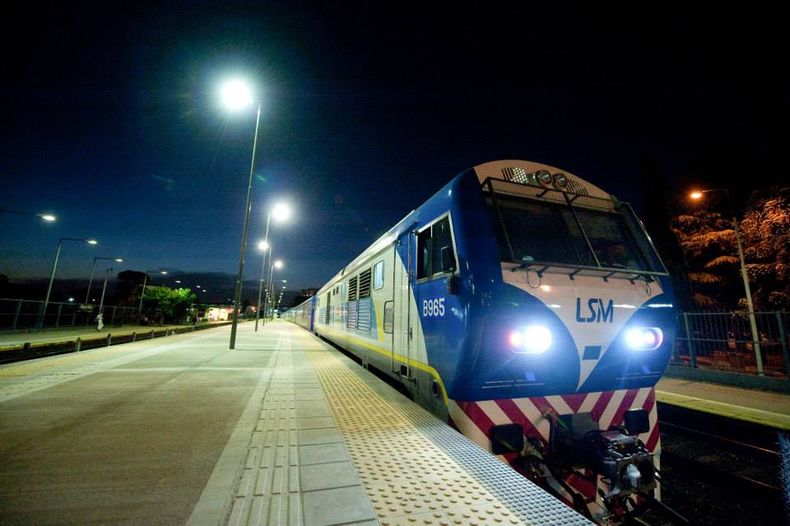TREN SAN MARTÍN. Las formaciones circulan a 30 Km/h y se producen demoras.&nbsp;