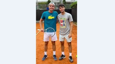 DUPLA. Taverna con Alcaraz tras el entrenamiento en Buenos Aires..