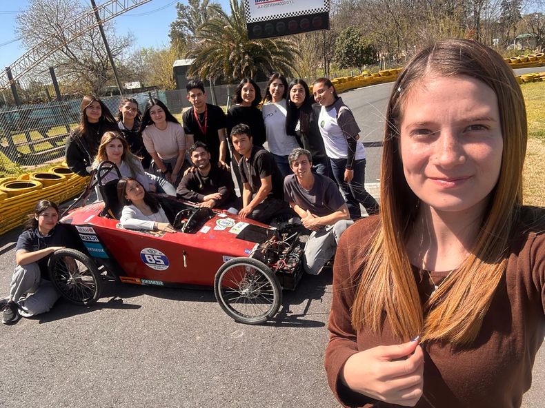 Con un vehículo desarrollado por ellos mismos, alumnos de la Escuela Técnica Nro. 1 participan del desafío YPF ECO.