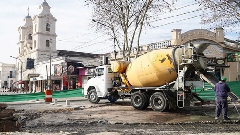 CAMBIO. Las obras hidráulicas en las esquinas de la plaza están su última etapa..