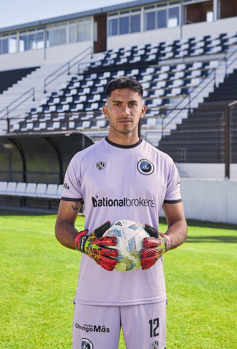DEBUT. Alexis Romano sería titular en el arco del Monarca.