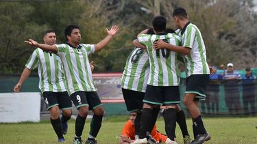 Abrojal sigue de festejo. Logró su 11º triunfo del año y se ilusiona con el ascenso. Foto archivo: Fredy Caballero..