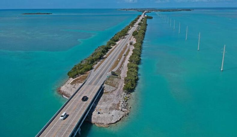 La Overseas Highway une Miami con Key West. (The Florida Keys & Key West)..jpg