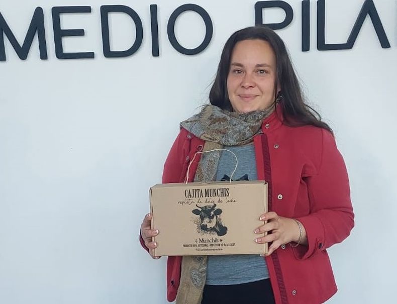 Premio dulce. Oyente de FM Plaza 92.1, Mel fue la ganadora de la Cajita Munchi&acute;s, un regalo especial repleto de manjares, ideal para aquellos fan&aacute;ticos del dulce de leche.