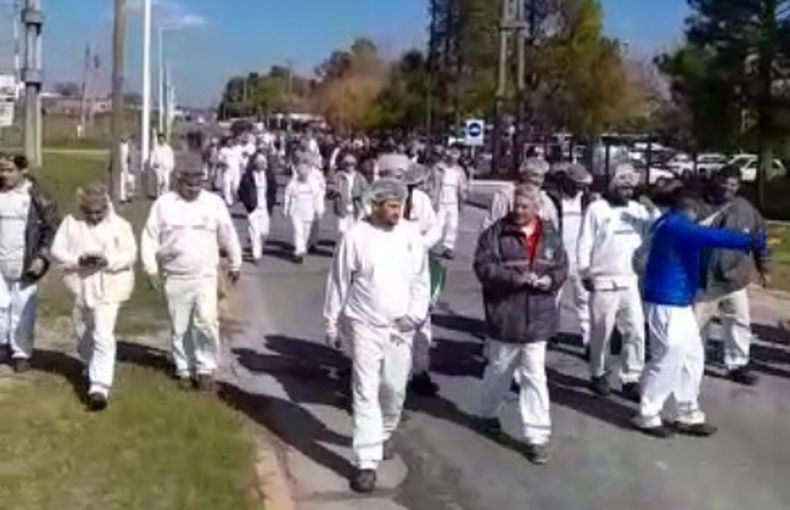 MARCHA. El miércoles, los trabajadores de Unilever pararon por 4 horas.