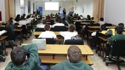 Los colegios privados ya no tendrán que consensuar con el Estado los aumentos de cuotas y matrículas. Los colegios privados ya no tendrán que consensuar con el Estado los aumentos de cuotas y matrículas.