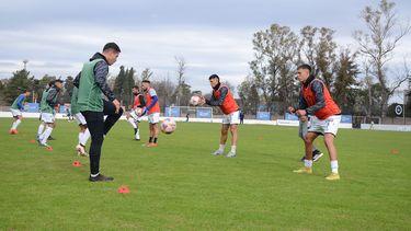 PREVIA. Los jugadores de Real Pilar se ponen a punto para volver a ganar en casa.