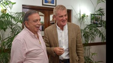 Zúccaro con De Narváez en el palacio municipal..