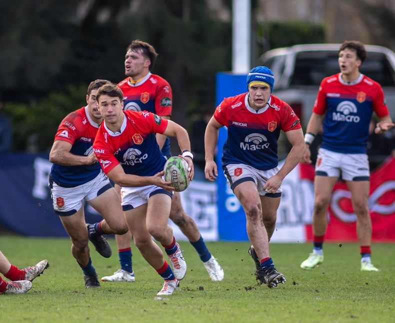 Deportiva Francesa con la conducción de Tomás Di Biase.