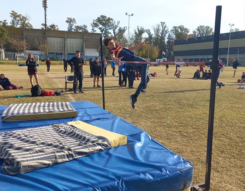 Los Juegos Bonaerenses brillaron en el polideportivo con la etapa local.