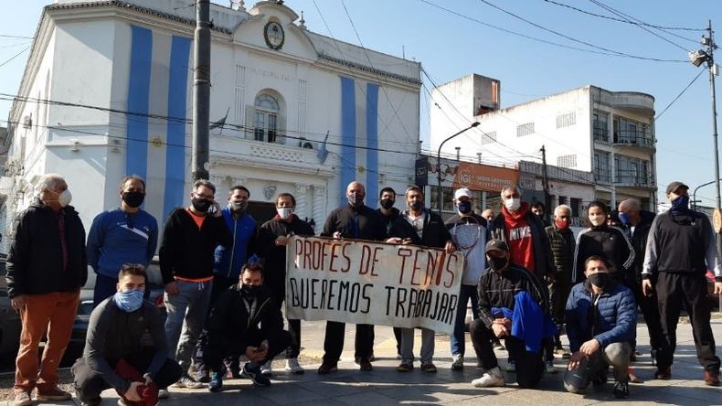 Los tenistas acudieron al Municipio..