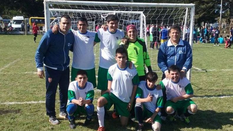 BUEN DEBUT. Los Juveniles C del Fútbol Especial vencieron 7-4 a Morón..