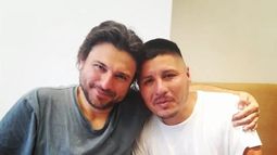 NUEVO CONCEJAL. Cáceres, que asume este viernes, con su referente, Juan Grabois. &nbsp;