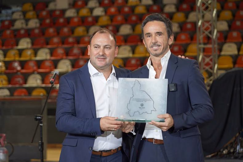 PRESENTE. Neuspiller destacó la reelvancia del deporte en todas las etapas de la vida.