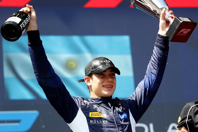 colapinto trofeo.jpg