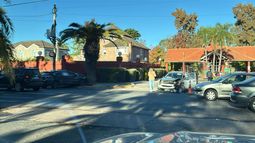 FUERTE IMPACTO. Se produjo en la calle Caamaño y Schubert, a metros del supermercado La Eco. FUERTE IMPACTO. Se produjo en la calle Caamaño y Schubert, a metros del supermercado La Eco.
