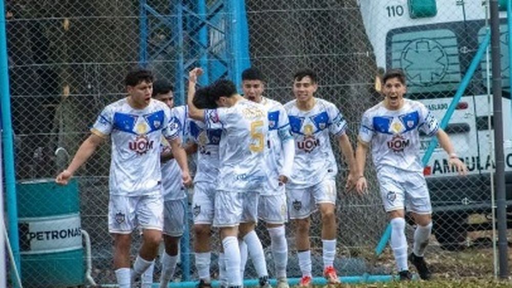 Todo Metalúrgico quiere festejar por llegar a la cima del campeonato.