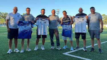 PRESENTACIÓN. Silva (3º) y sus colaboradores cuando asumieron en Metalúrgico, en diciembre pasado. PRESENTACIÓN. Silva (3º) y sus colaboradores cuando asumieron en Metalúrgico, en diciembre pasado.