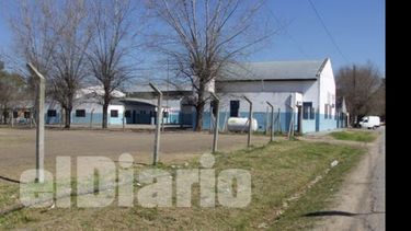 La Escuela 35 de Peruzzotti espera el paredón para evitar robos..