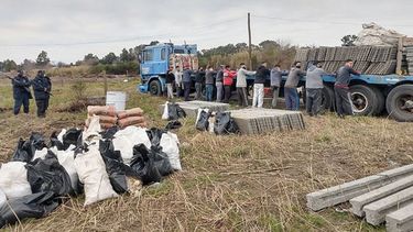 DETENIDOS. Una toma de tierras ferenada en Villa Rosa hace algunas semanas..