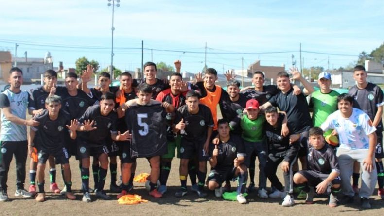 EQUIPO. La Sub 20 de Ferro no se baja de la pelea por el título. .