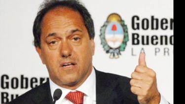 “Insisten en un aumento del 35 por ciento que no se condice con lo que se negocia en ningún ámbito público o privado”. Daniel Scioli..