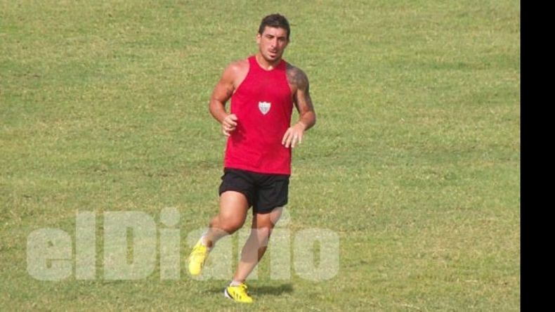 Fonzalida vuelve a la titularidad después de ser expulsado ante UAI Urquiza..