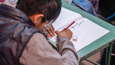 El concurso invita a estudiantes de 10 a 16 años a escribir historias que rescaten los mitos, héroes y saberes populares de su región.
