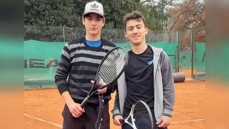 PROTAGONISTAS. Kevin Ramírez y Juan Moreno en la previa a la final Sub 18..