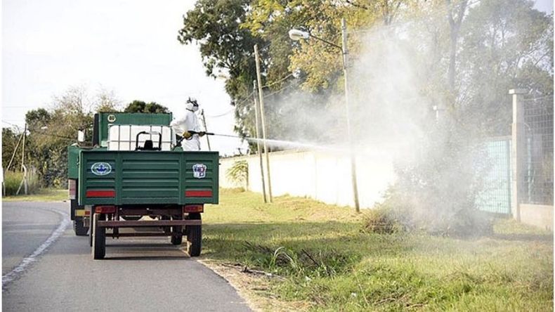 DESINFECCIÓN Y FUMIGACIÓN. Los operativos llegaron a la localidad de Zelaya..