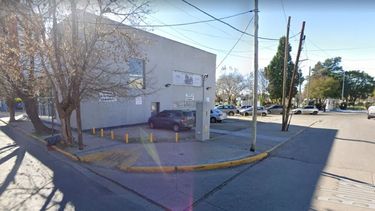 TRIÁNGULO. El pasaje de Bolívar y Chacabuco, uno de los puntos en los que se las vio trabajando..