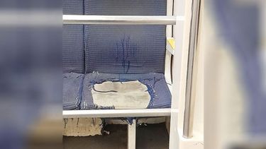 Hay un nene de 5 años que sube al tren San Martín con la mamá y ella siempre le pregunta si se quiere sentar, el nene mira los asientos y SIEMPRE le dice “no mami, dejá total ya bajamos” same my boy, same... #asco. #TrenSanMartin. MarilynMorrón / @Yesiology..