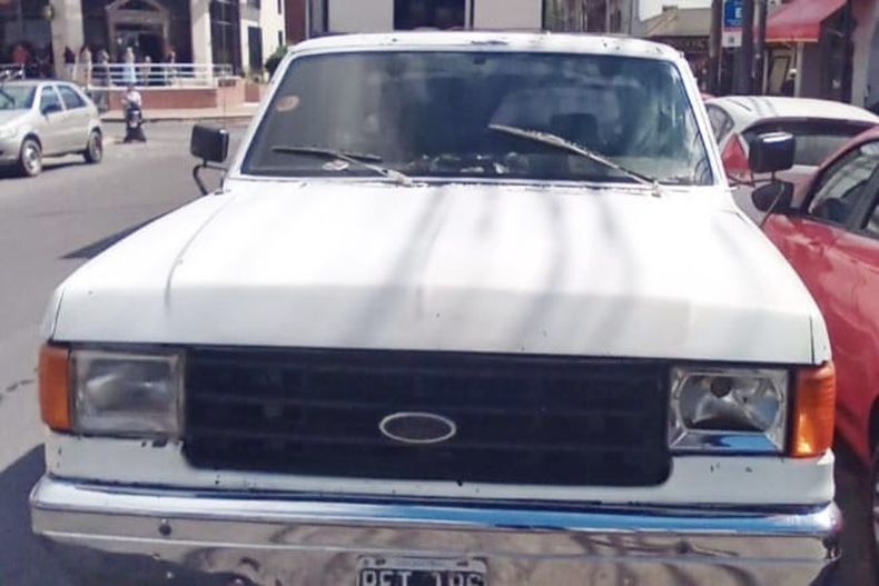 La camioneta recuperada había sido robada en el año 2021.