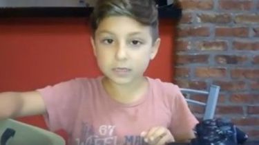 Tobías, en el video que grabó ofreciendo la recompensa..
