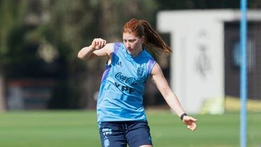 SUB 20. Annika lleva la pelota en el amistoso de la Selección en Ezeiza. SUB 20. Annika lleva la pelota en el amistoso de la Selección en Ezeiza.