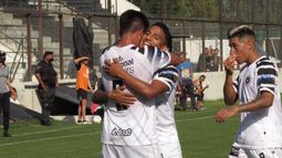 Arricau y Ríos celebran el 2-0. Foto: prensa Real Pilar..