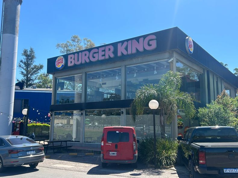 El local de Burger King&nbsp; de Torres del Sol cerró sus puertas.&nbsp;
