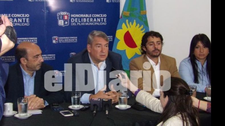 D´Onofrio, con concejales del FR..