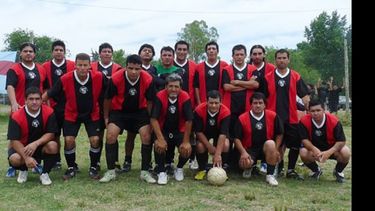 Agustoni sacó adelante un partido complicado y se mantiene como líder..