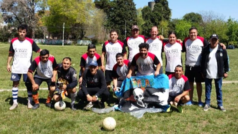Los Piratas festejó con media docena de goles..