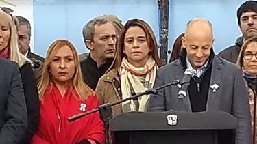 DUDAS. Ducoté defendió las contrataciones de ONG que firmó Ferraro (Izq.) .