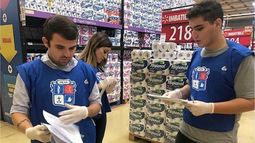 500 productos son revelados a diario por los inspectores municipales. .