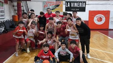 Los Sub 13 de Sportivo Pilar en La Avenida.