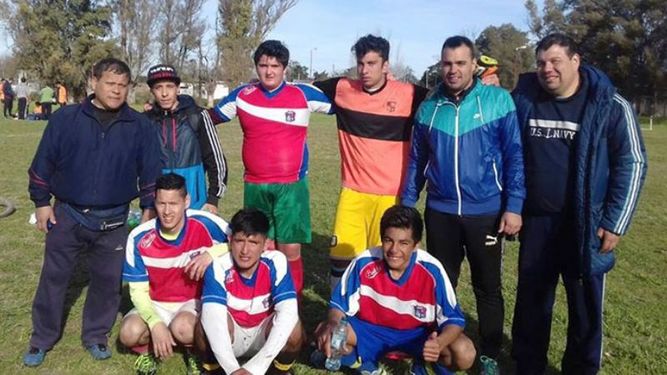 PASE. Los Juveniles B de Pilar ganaron el Regional, en casa..