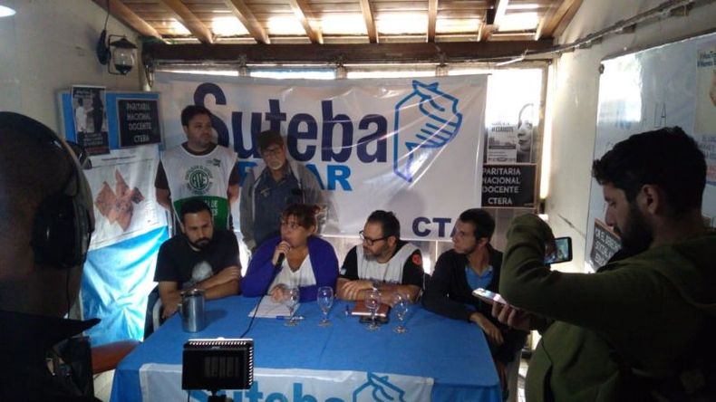 Suteba realizó hoy una conferencia repudiando el hecho..