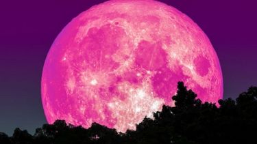 La superluna rosa, una atracción para esta noche de cuarentena